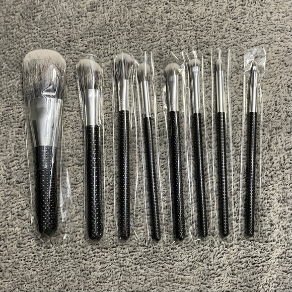 NIB MODA Studio 8pc Glam Brush Set - Picture 2 of 2